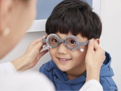 子どもの視力とメガネ