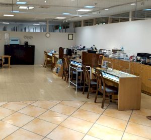 高槻店店頭風景